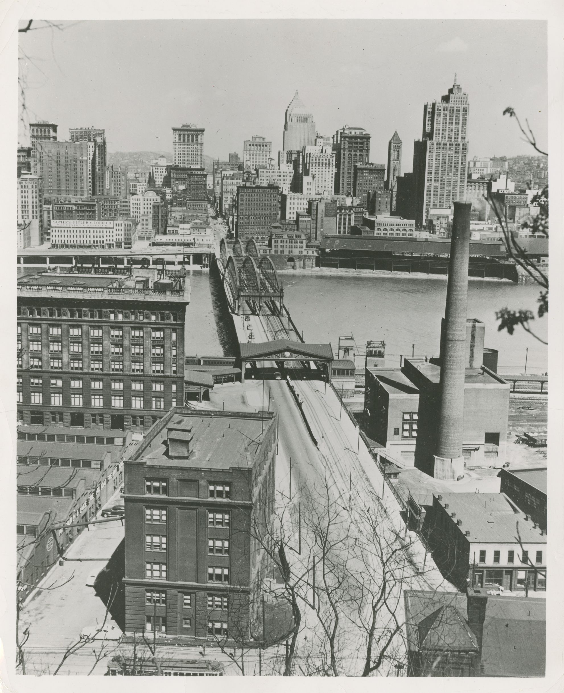  Downtown Pittsburgh from the south end of the Smithfield Bridge showing the extent of air pollution during a typical day after smoke control was implemented.
