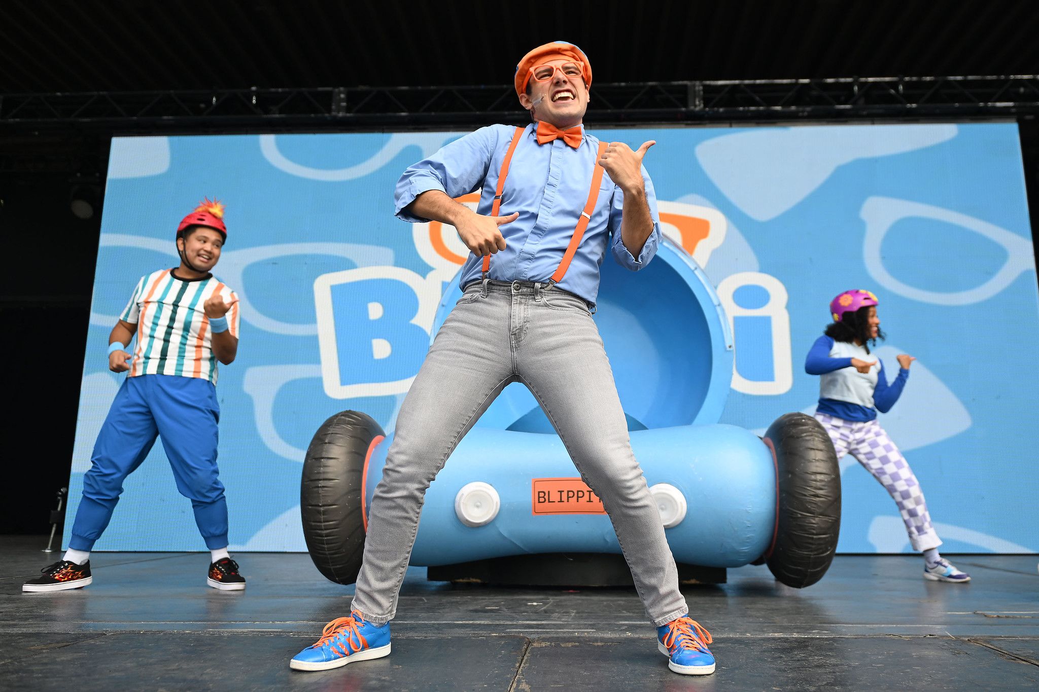 People performing on stage at a fair (© Warren Linhart/New York State Fair)