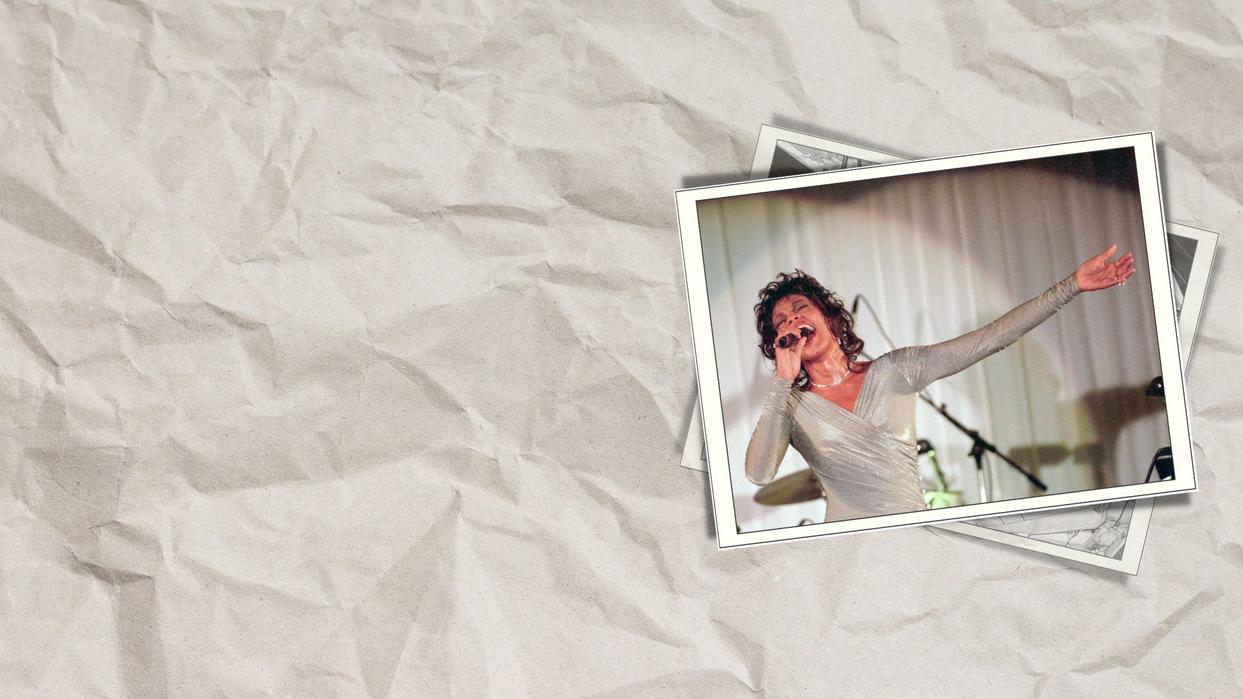 A woman singing (© Wally McNamee/Corbis/Getty Images)