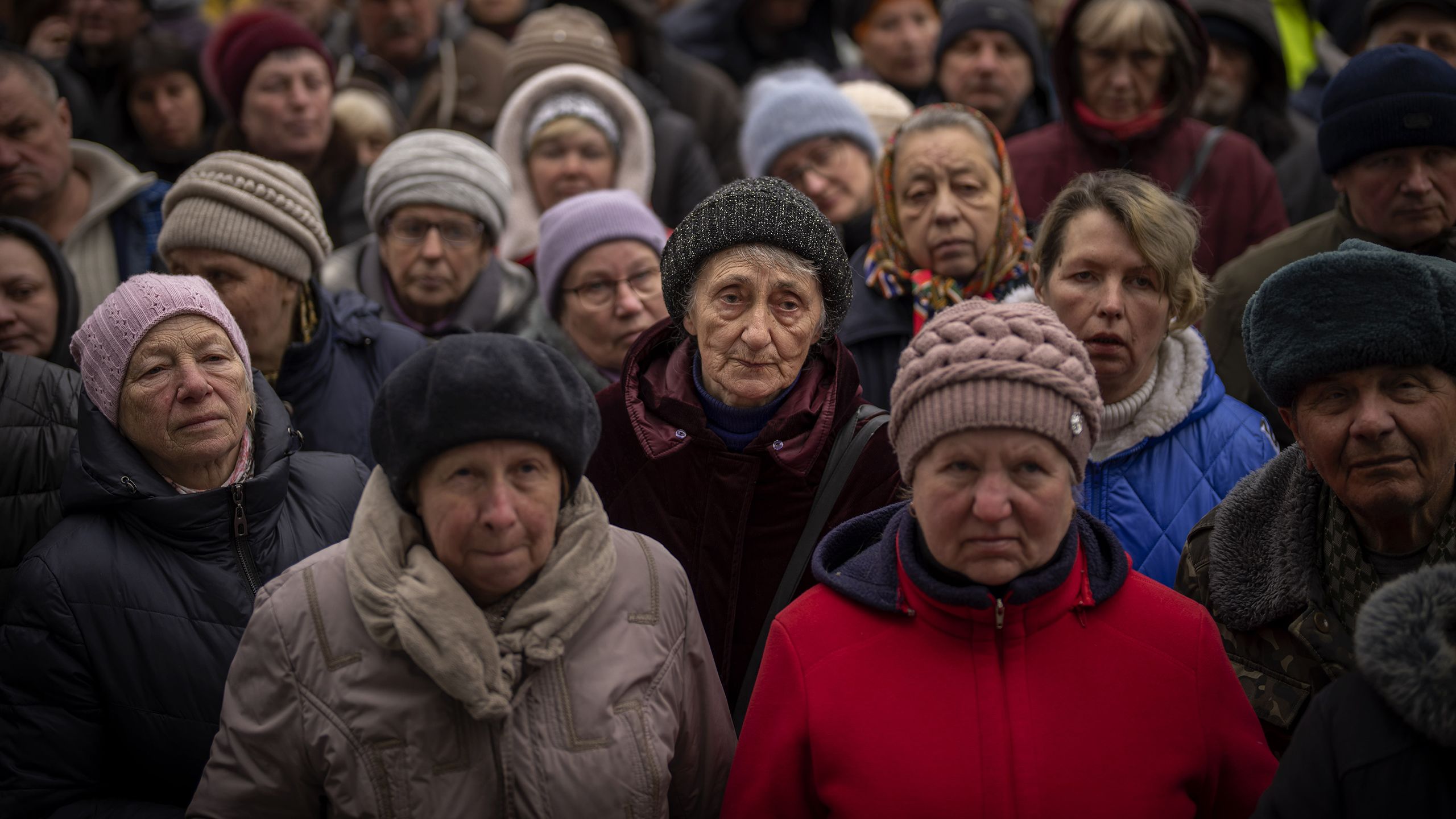 Українські жінки збираються разом